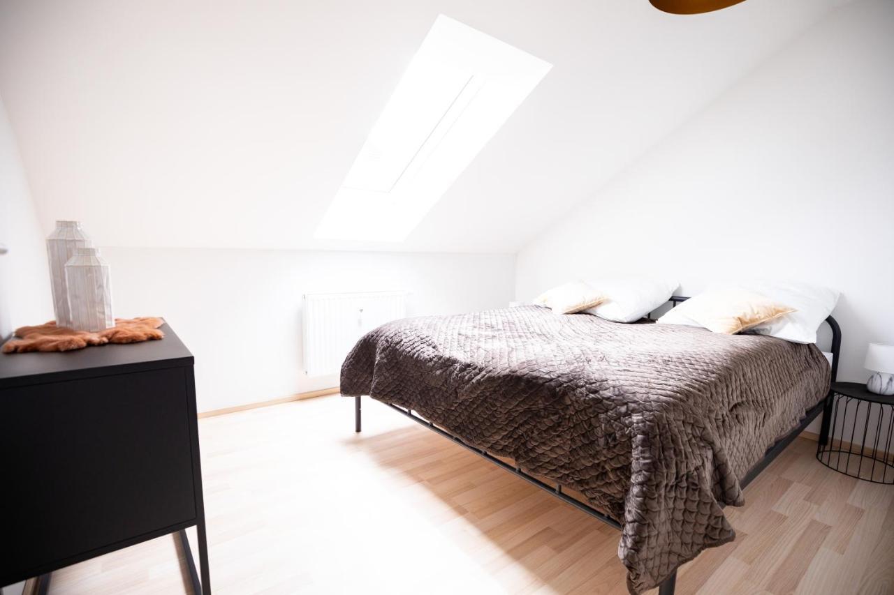 Design-Ferienwohnung In Kelberg Am Nuerburgring: Platz Fuer 6, Kueche, Wifi, Netflix Extérieur photo