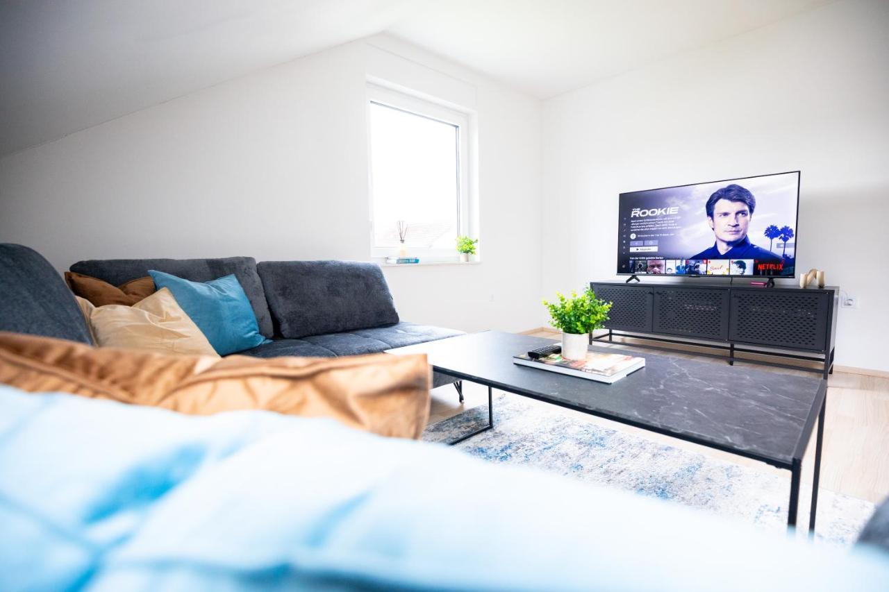 Design-Ferienwohnung In Kelberg Am Nuerburgring: Platz Fuer 6, Kueche, Wifi, Netflix Extérieur photo