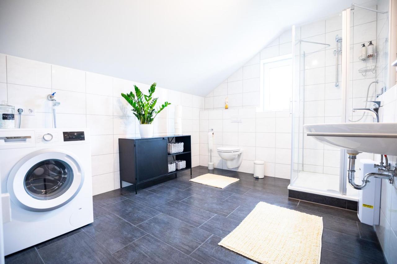 Design-Ferienwohnung In Kelberg Am Nuerburgring: Platz Fuer 6, Kueche, Wifi, Netflix Extérieur photo