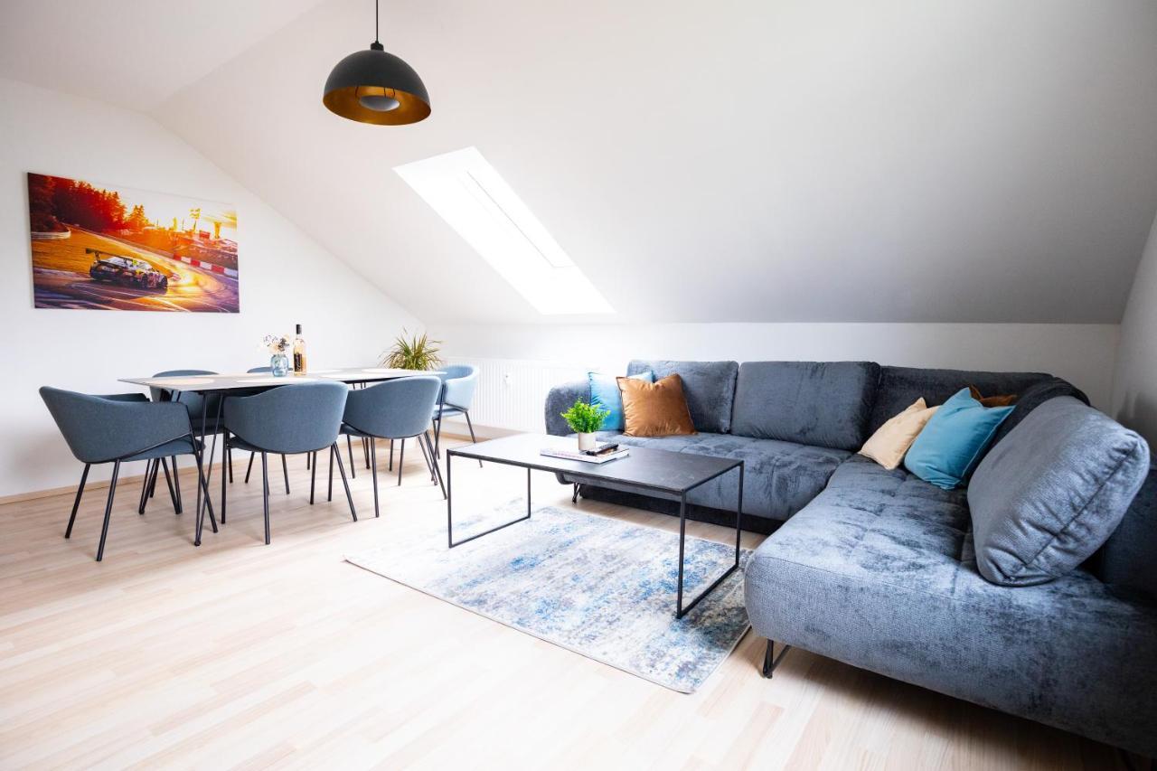 Design-Ferienwohnung In Kelberg Am Nuerburgring: Platz Fuer 6, Kueche, Wifi, Netflix Extérieur photo